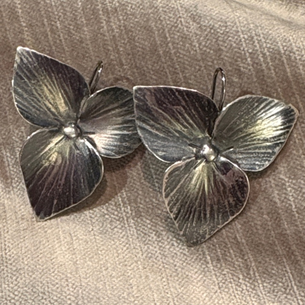 Elegant Silver Floral Earrings Sterling Silver by Stuart Nye  Vintage